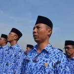 gaji pns dibayar tunai