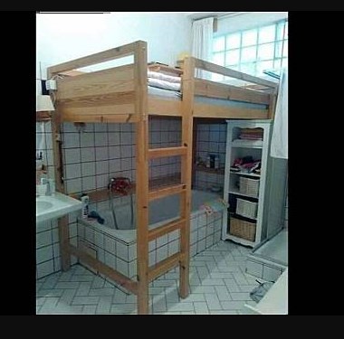 Kost dalam kamar mandi