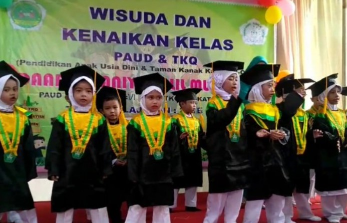 wisuda PAUD Tak Etis